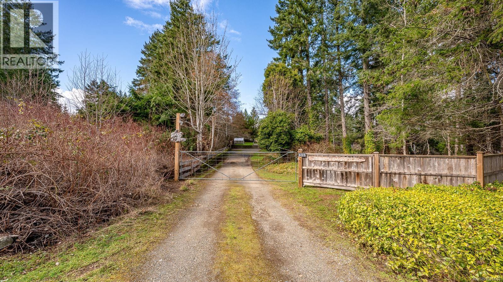 415 Holiday Rd, Fanny Bay, British Columbia  V0R 1W0 - Photo 19 - 1028048