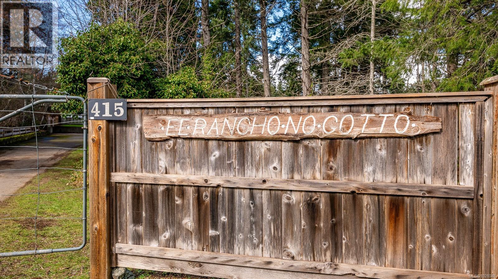 415 Holiday Rd, Fanny Bay, British Columbia  V0R 1W0 - Photo 22 - 1028048