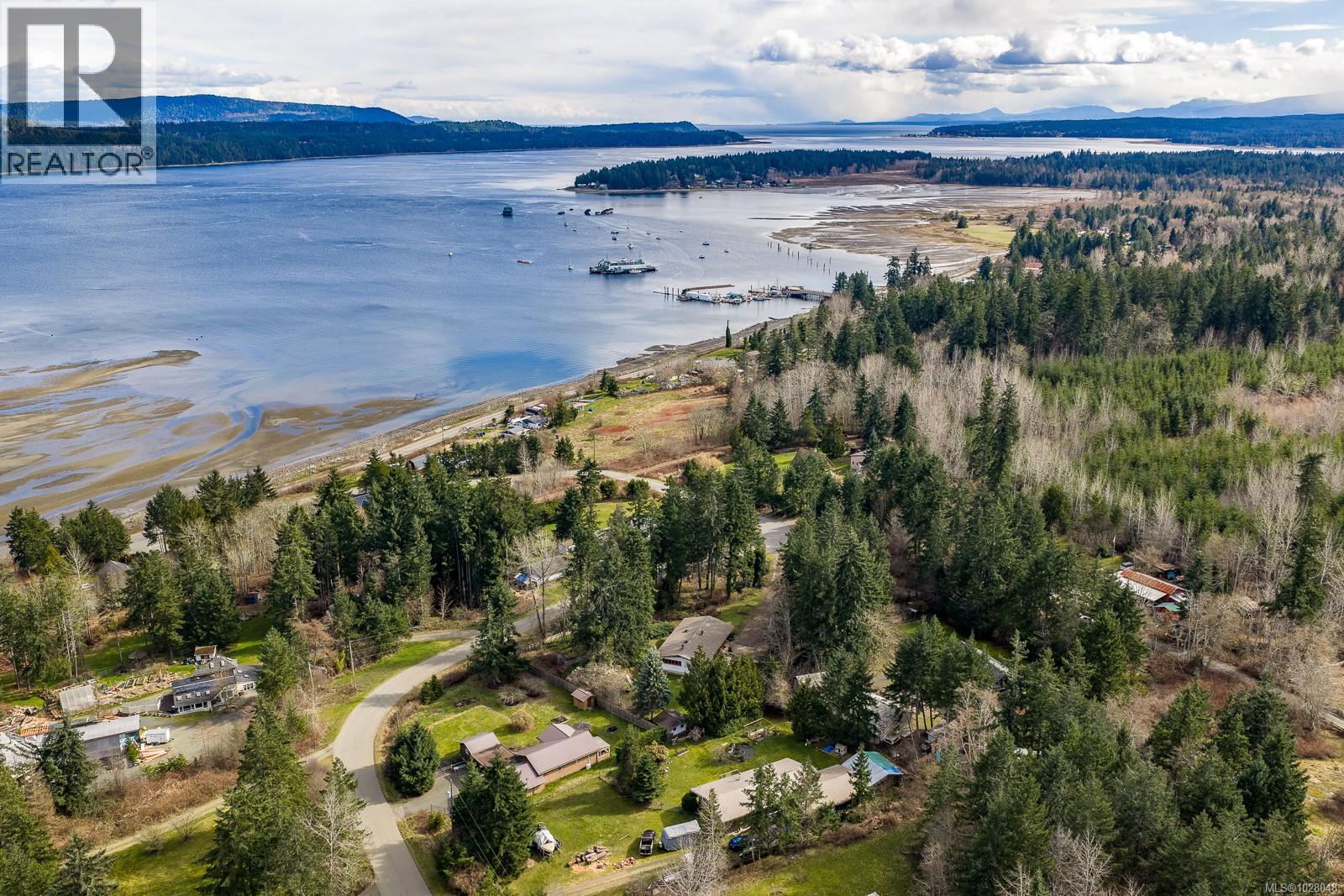 415 Holiday Rd, Fanny Bay, British Columbia  V0R 1W0 - Photo 25 - 1028048