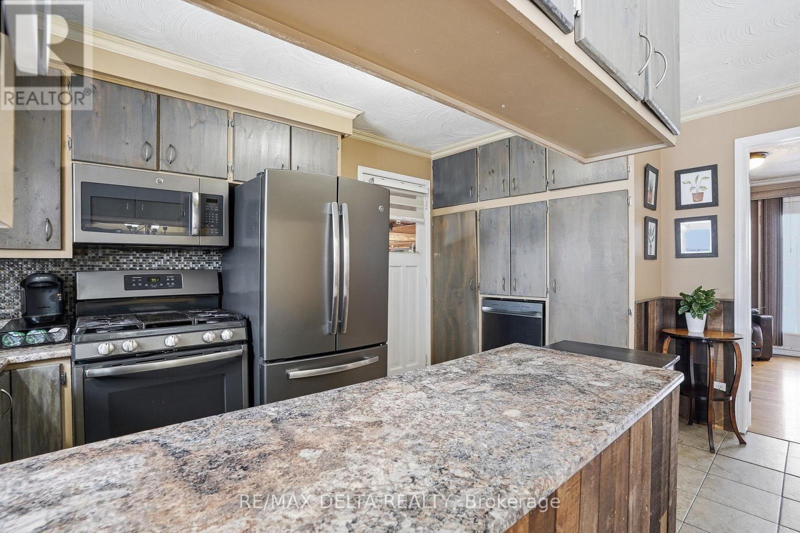 4359 County Rd 9 Road, The Nation, Ontario K0C 2B0 - Photo 5 - X12883494