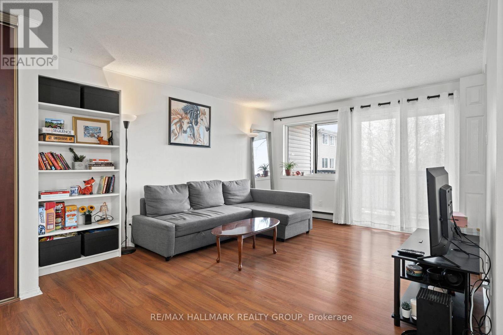 315 - 6532 Bilberry Drive, Ottawa, Ontario  K1C 4N9 - Photo 4 - X12883508