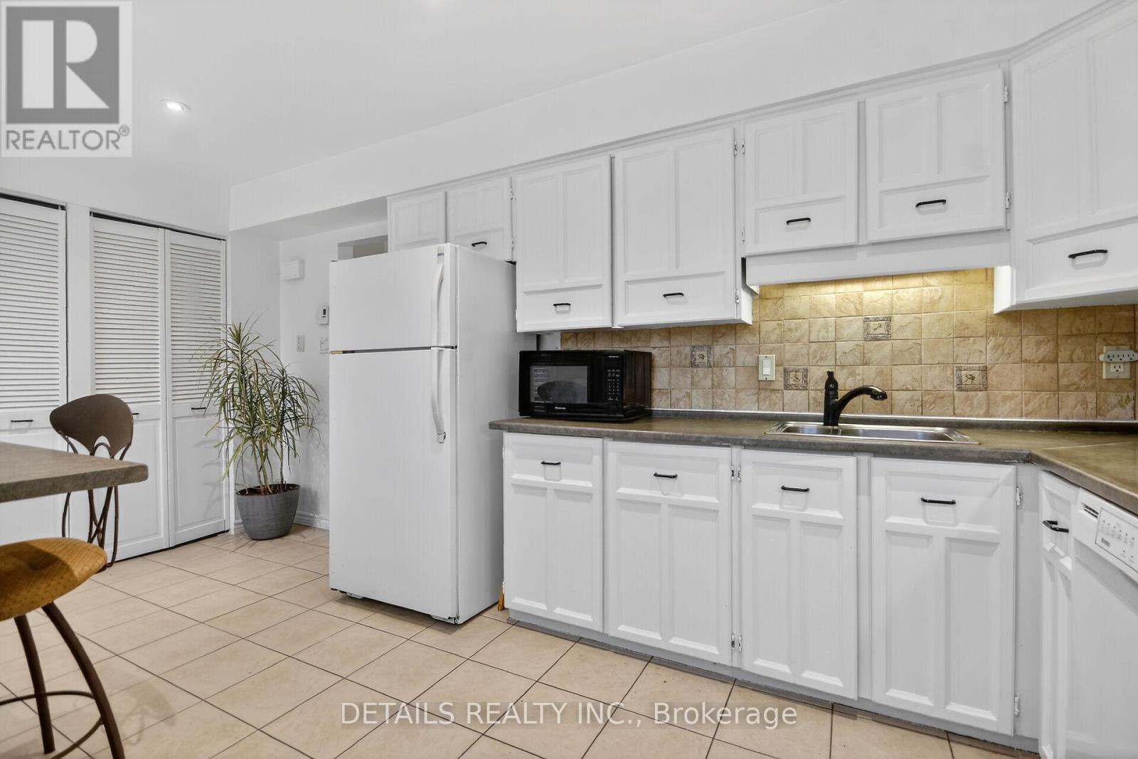 5 - 40 Appleby Private, Ottawa, Ontario  K2C 3P4 - Photo 8 - X12883514