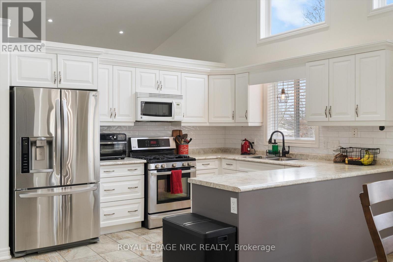 3044 Hyman Avenue, Fort Erie, Ontario  L0S 1N0 - Photo 11 - X12883488