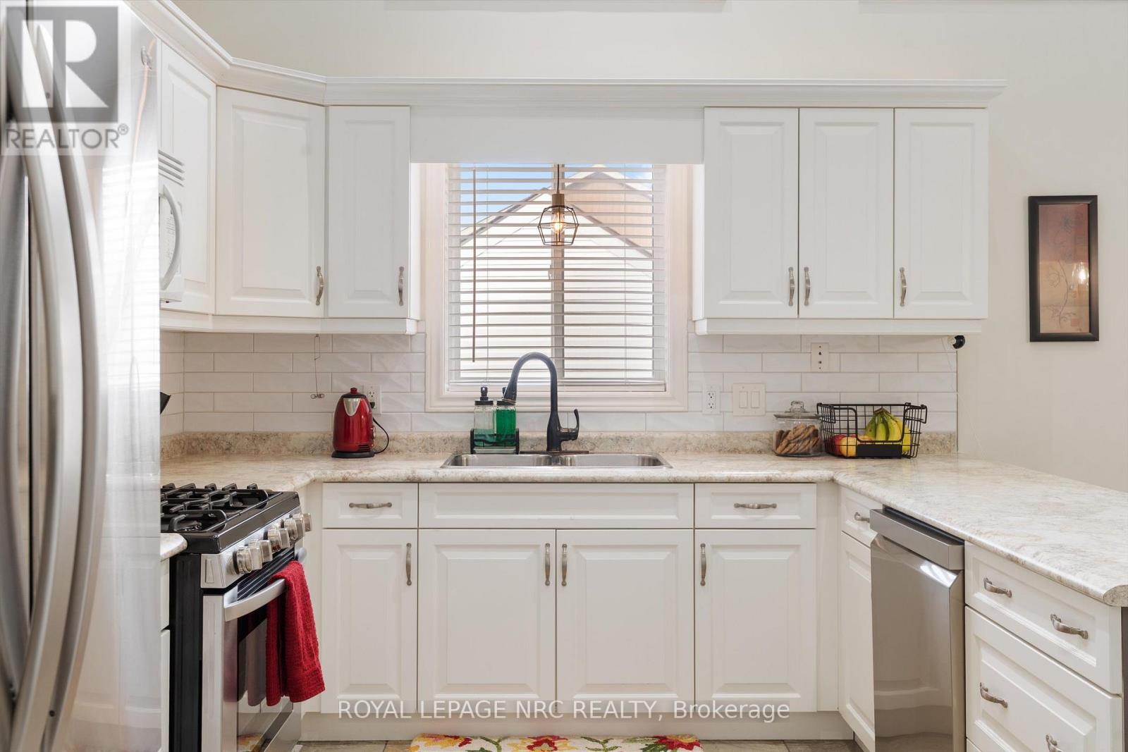 3044 Hyman Avenue, Fort Erie, Ontario  L0S 1N0 - Photo 9 - X12883488