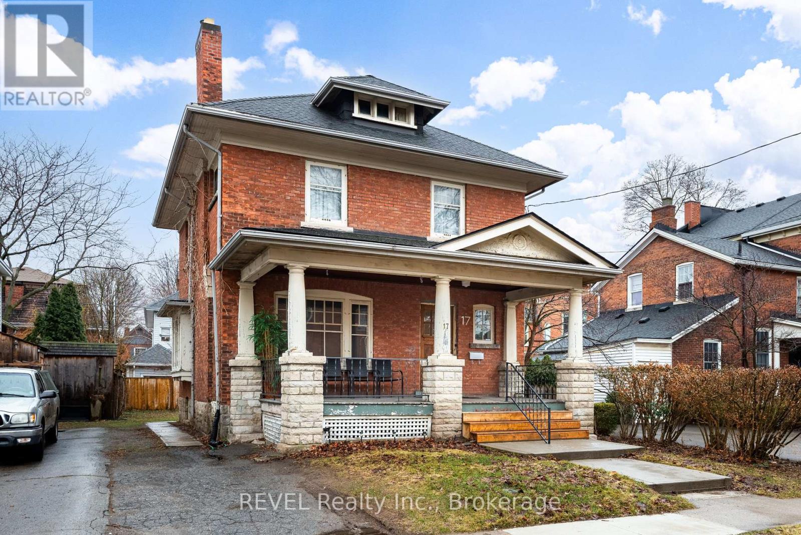 17 Beecher Street, St. Catharines, Ontario  L2R 5S4 - Photo 10 - X12883542