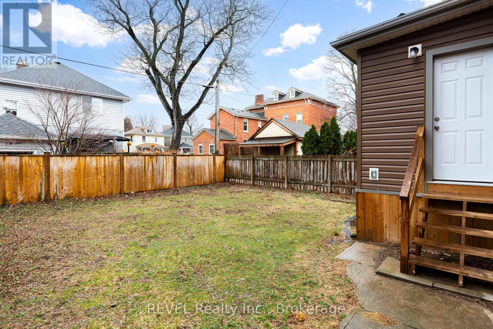 17 Beecher Street, St. Catharines, Ontario  L2R 5S4 - Photo 34 - X12883542