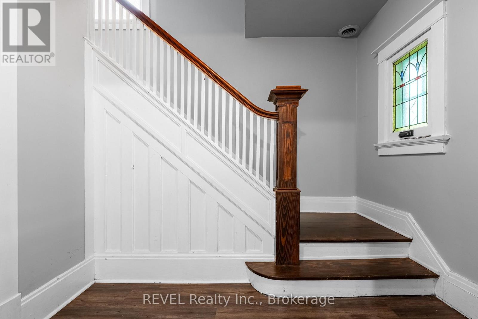 17 Beecher Street, St. Catharines, Ontario  L2R 5S4 - Photo 4 - X12883542