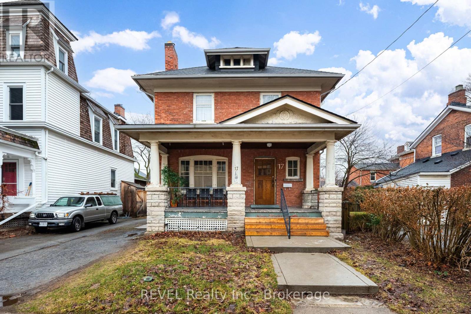17 Beecher Street, St. Catharines, Ontario  L2R 5S4 - Photo 8 - X12883542