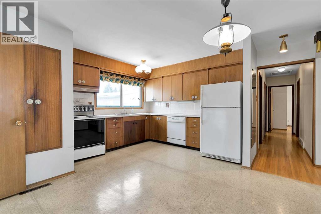 1483 Northmount Drive Nw, Calgary, Alberta  T2L 0G7 - Photo 7 - A2287712