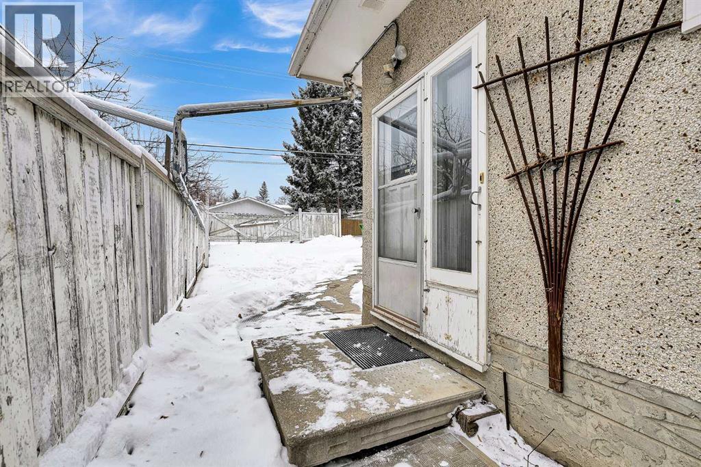 1483 Northmount Drive Nw, Calgary, Alberta  T2L 0G7 - Photo 33 - A2287712