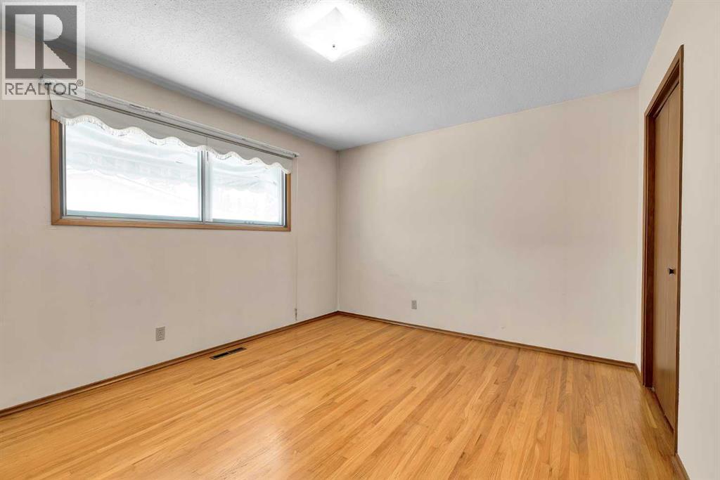 1483 Northmount Drive Nw, Calgary, Alberta  T2L 0G7 - Photo 13 - A2287712