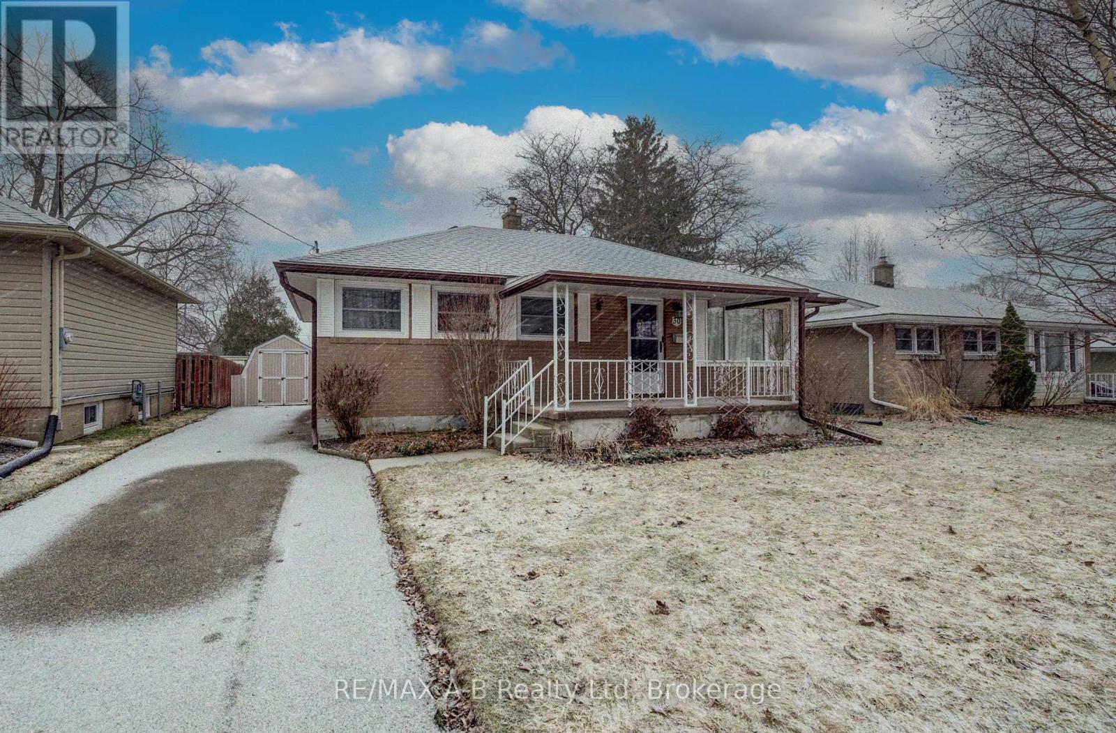 30 ARTHUR STREET, Stratford, Ontario