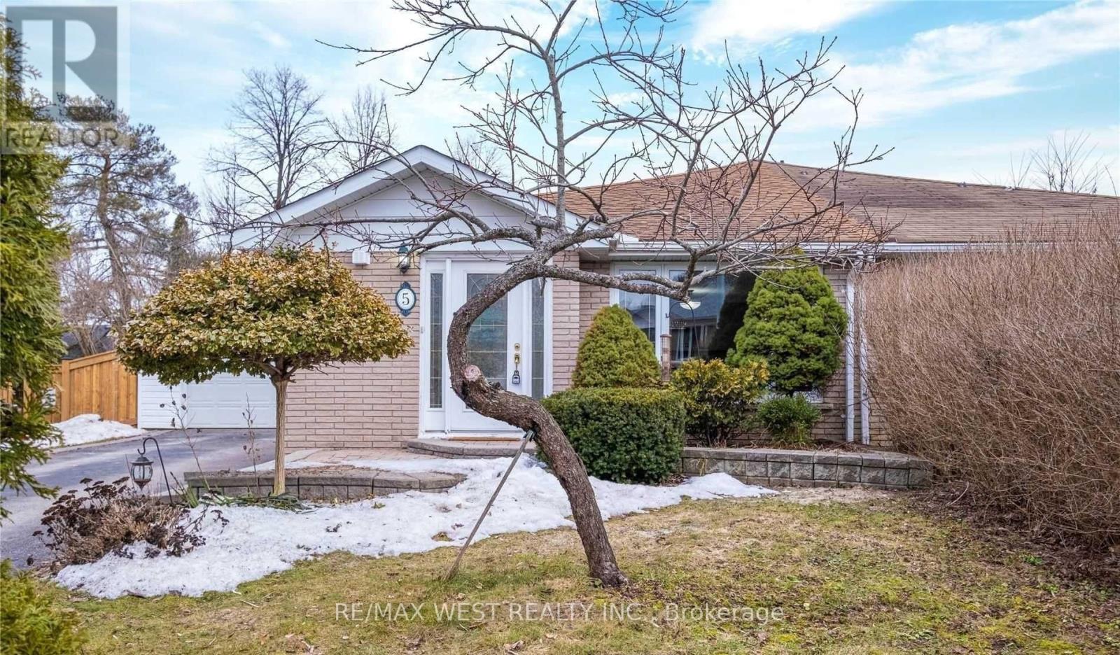 BSMT - 5 MCDONALD DRIVE, Aurora, Ontario