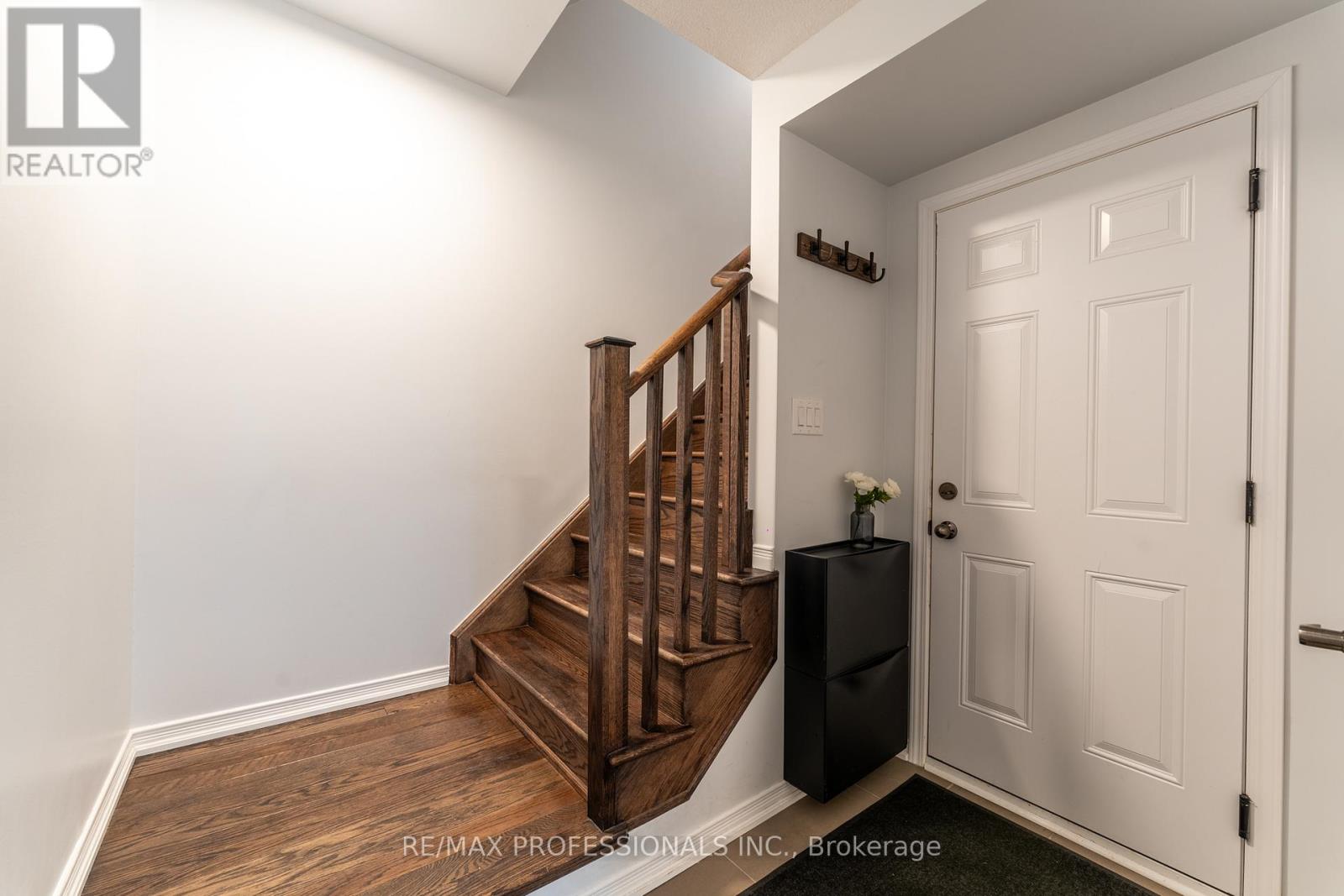 11 Givemay Street, Brampton, Ontario  L7A 0C7 - Photo 6 - W12883458