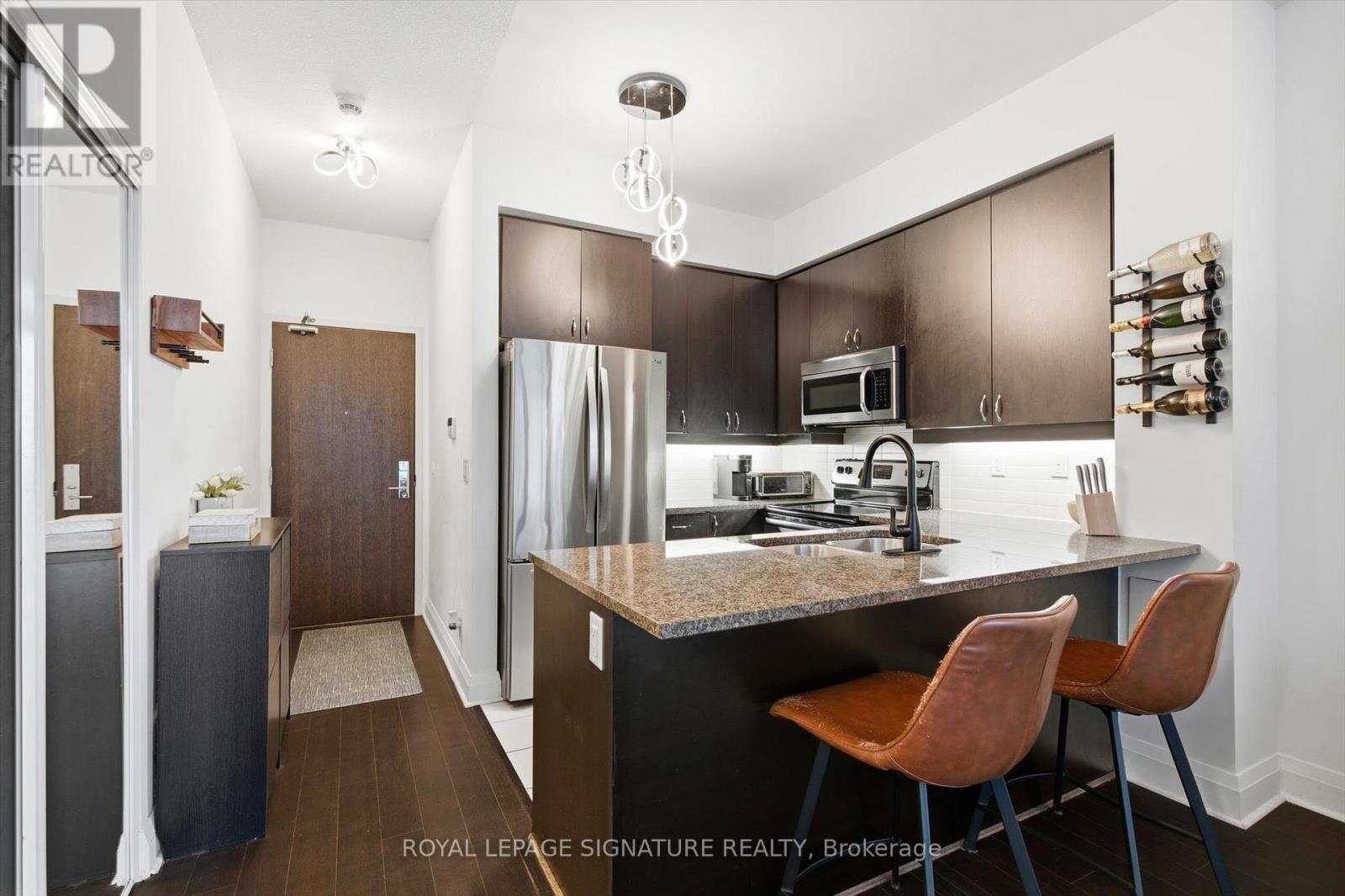 527 - 1185 THE QUEENSWAY, Toronto, Ontario