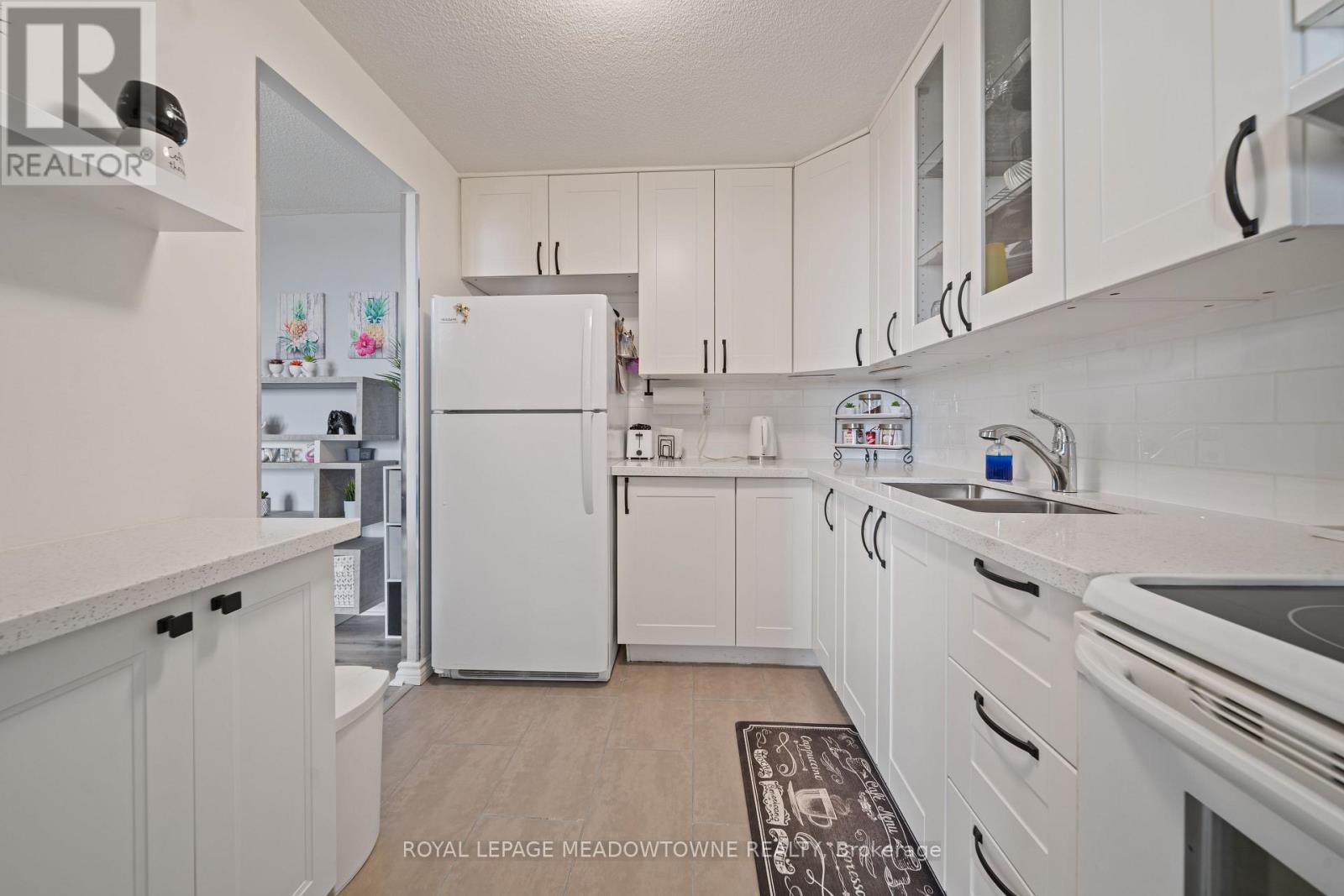 Ph #8 - 1100 Caven Street, Mississauga, Ontario  L5G 4N3 - Photo 13 - W12883496