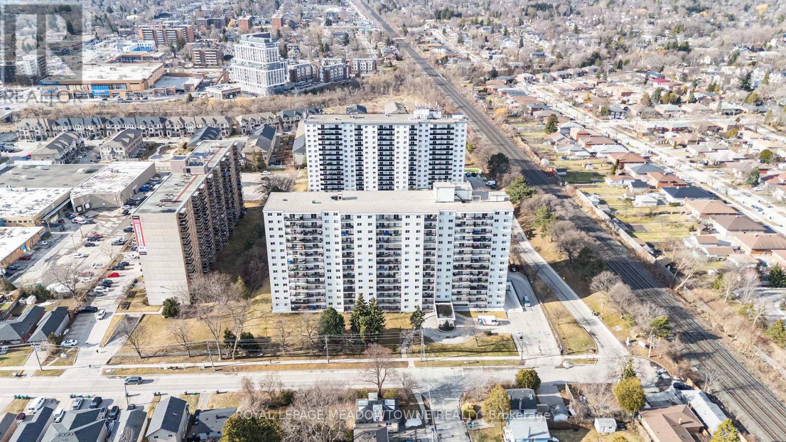 Ph #8 - 1100 Caven Street, Mississauga, Ontario  L5G 4N3 - Photo 2 - W12883496