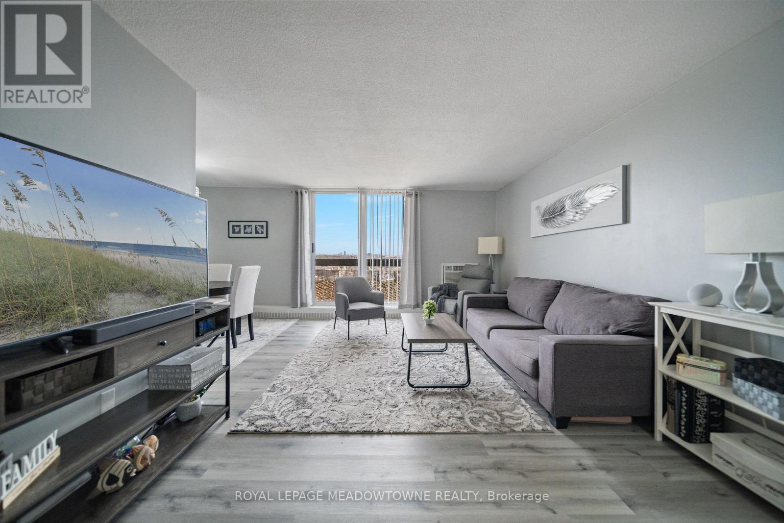 Ph #8 - 1100 Caven Street, Mississauga, Ontario  L5G 4N3 - Photo 5 - W12883496