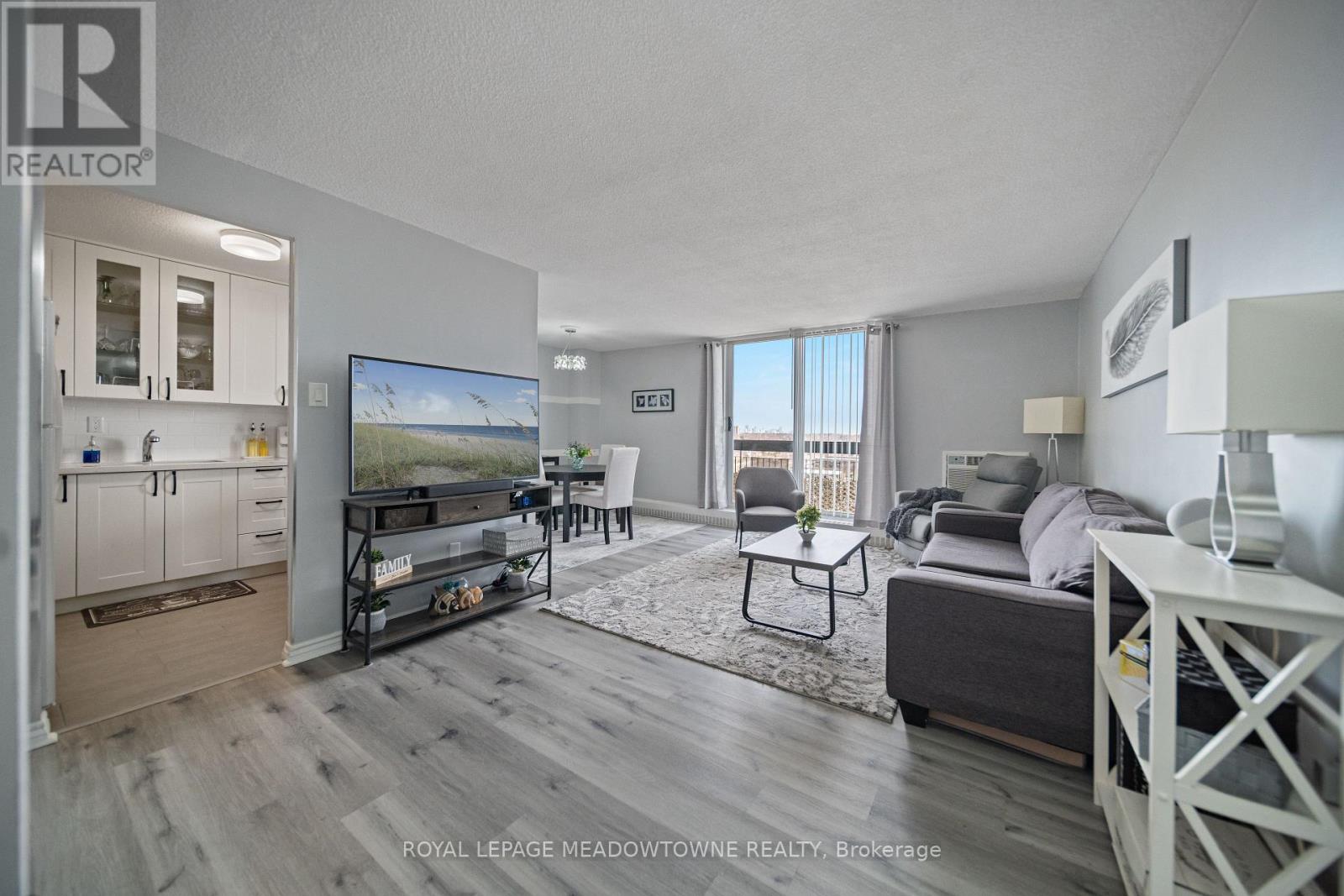 Ph #8 - 1100 Caven Street, Mississauga, Ontario  L5G 4N3 - Photo 6 - W12883496