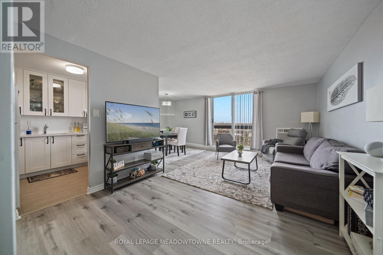 Ph #8 - 1100 Caven Street, Mississauga, Ontario  L5G 4N3 - Photo 7 - W12883496