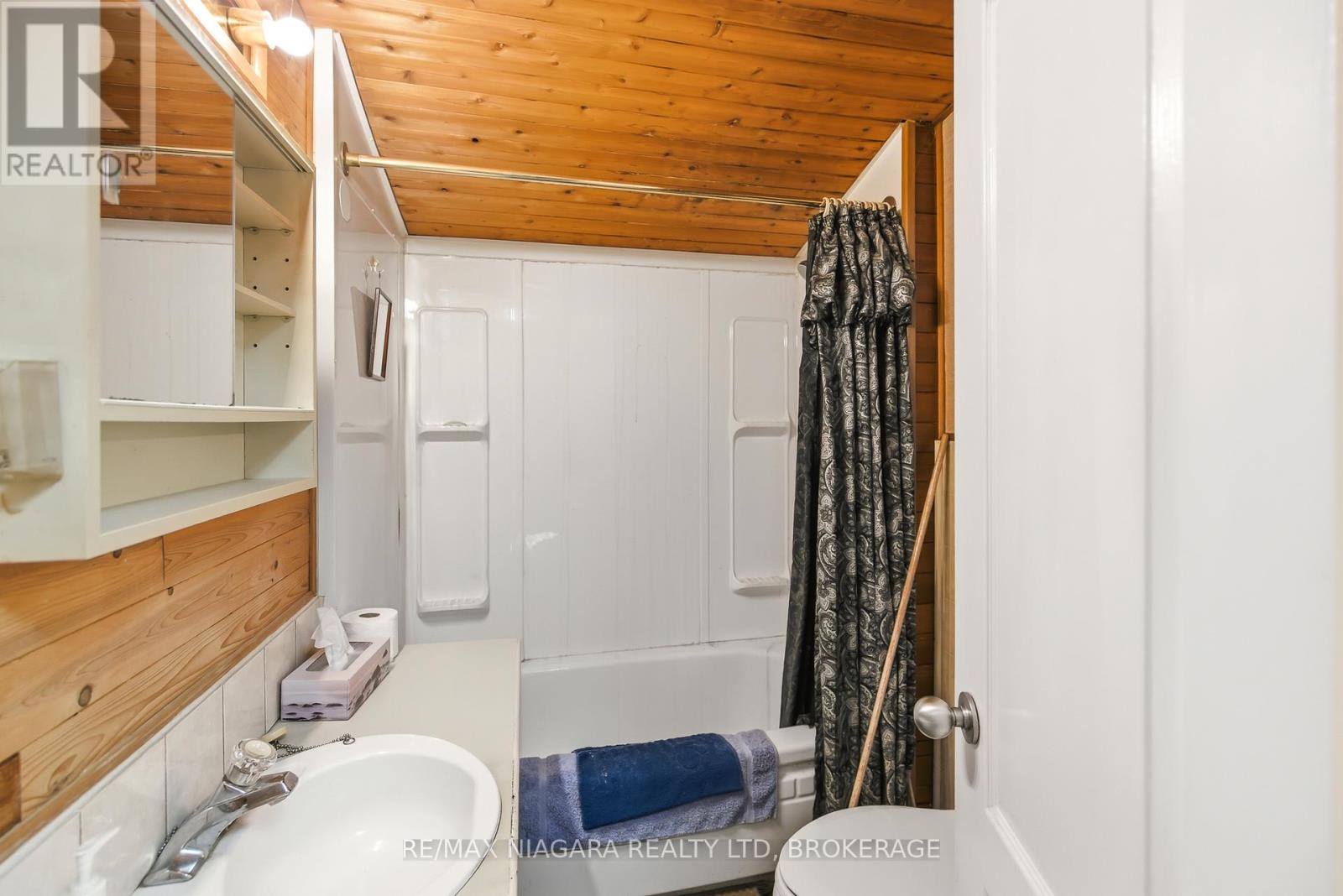 8356 Oakwood Drive, Niagara Falls, Ontario  L2E 6S5 - Photo 24 - X12871238