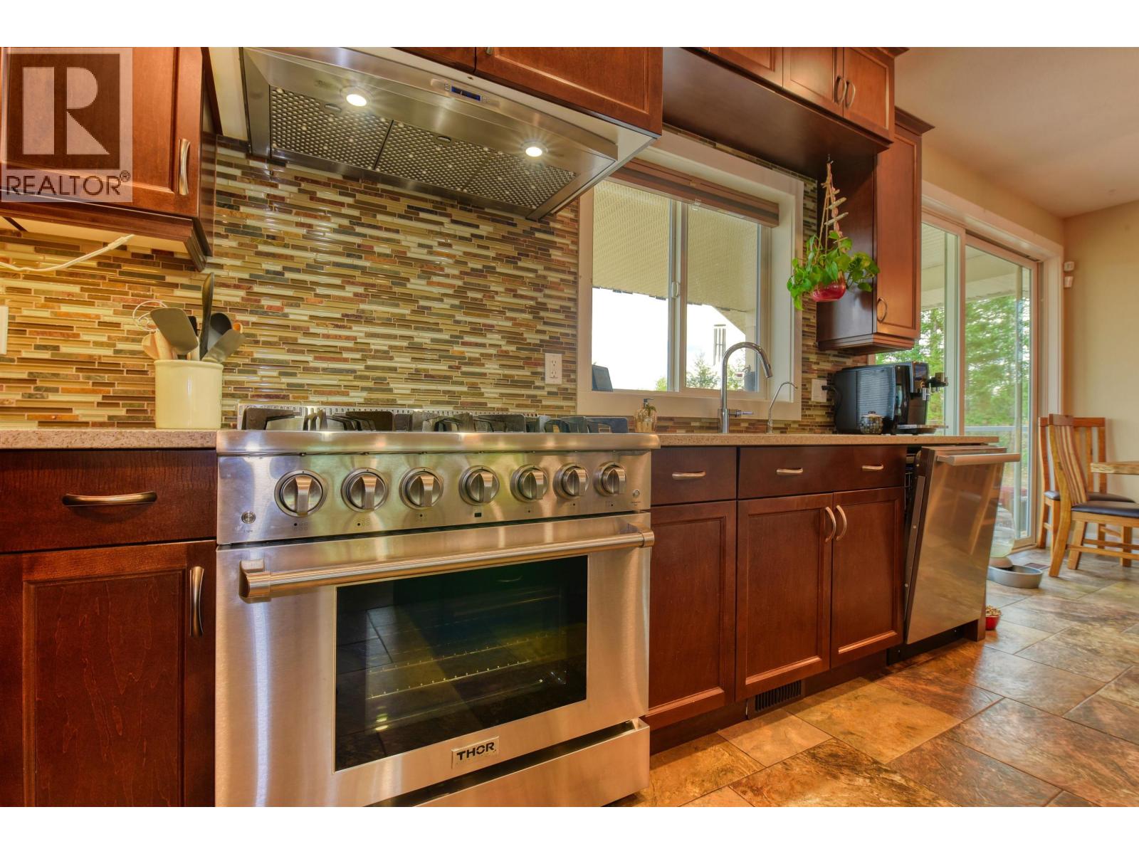 266 Woodland Drive, Williams Lake, British Columbia  V2G 4P9 - Photo 3 - R3099599