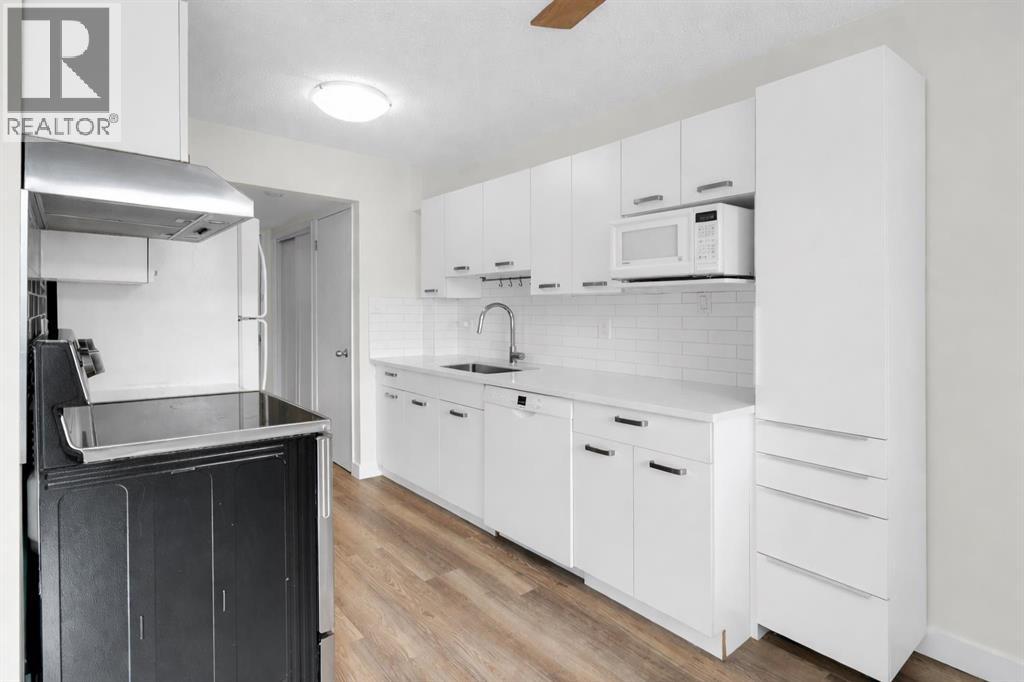 29, 3519 49 Street Nw, Calgary, Alberta  T3A 2C7 - Photo 3 - A2293423