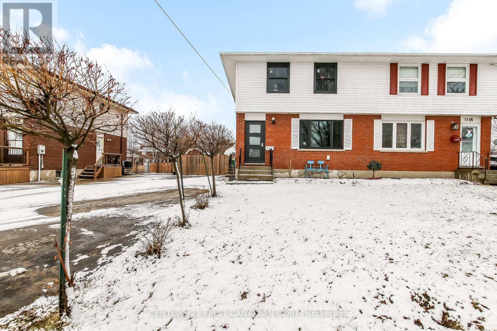 111b Symes Street, Southwest Middlesex, Ontario  N0L 1M0 - Photo 2 - X12883572