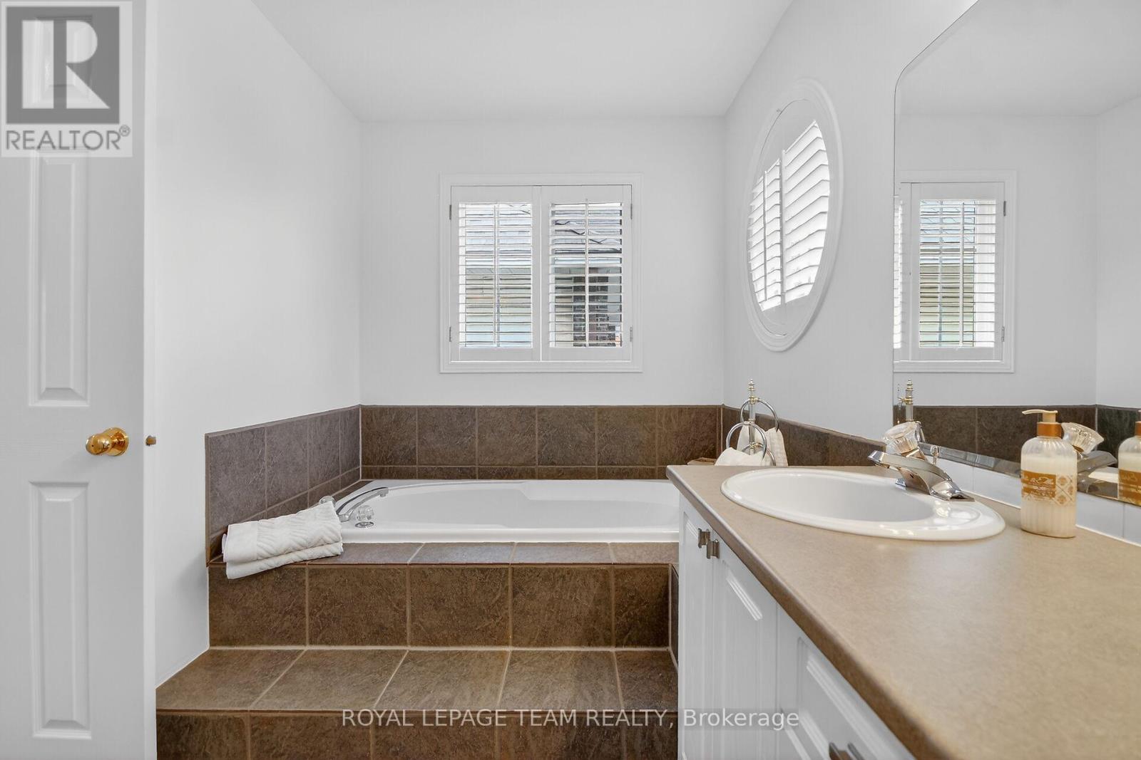 3113 Apple Hill Drive S, Ottawa, Ontario  K1T 3Z2 - Photo 28 - X12883560