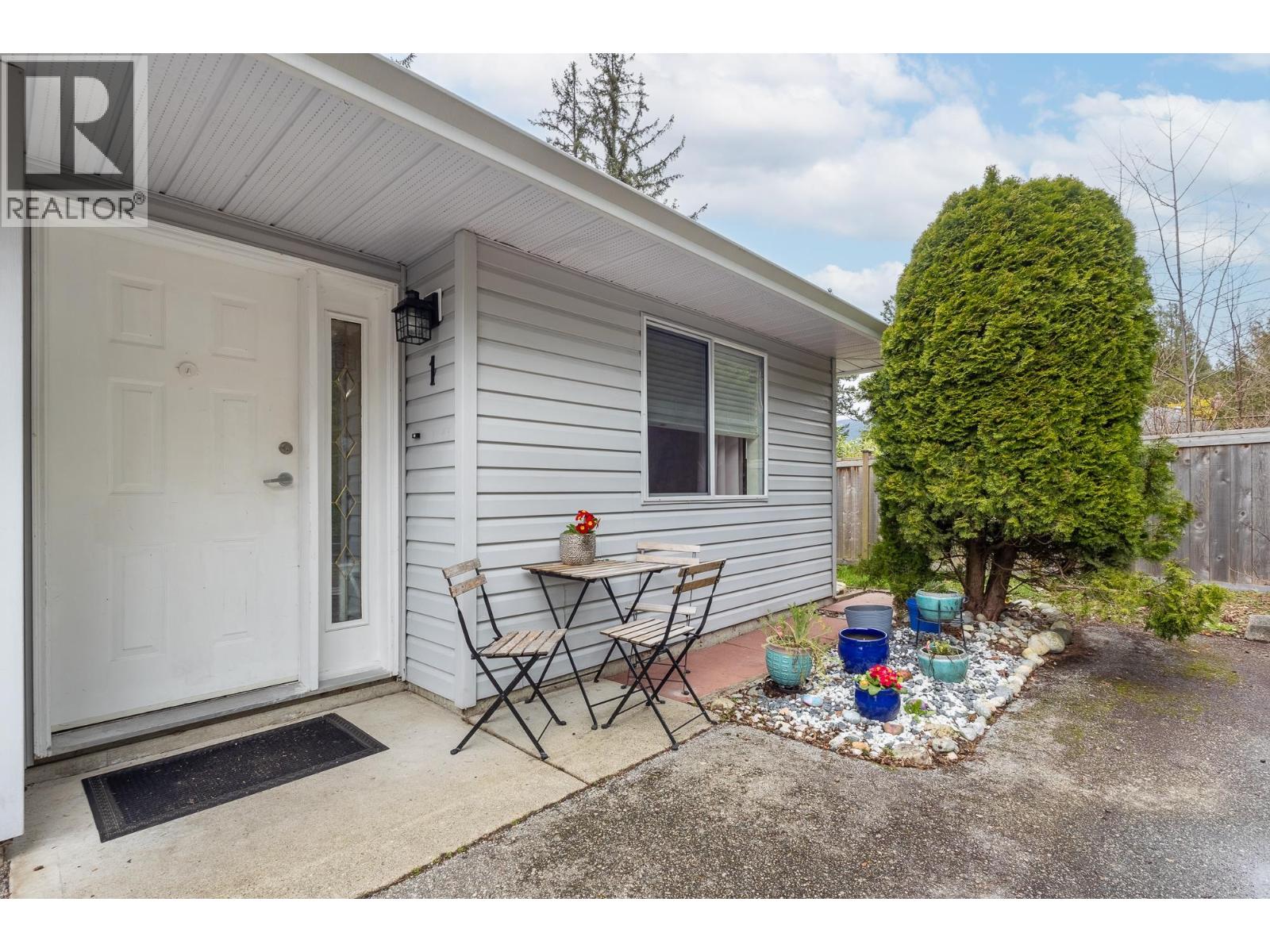 1 5706 EBBTIDE STREET, Sechelt, British Columbia