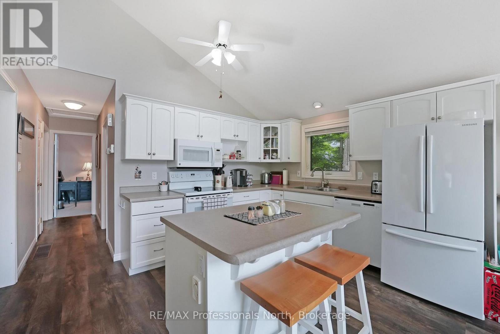 1093 Comak Crescent, Algonquin Highlands, Ontario  K0M 1S0 - Photo 21 - X12883576