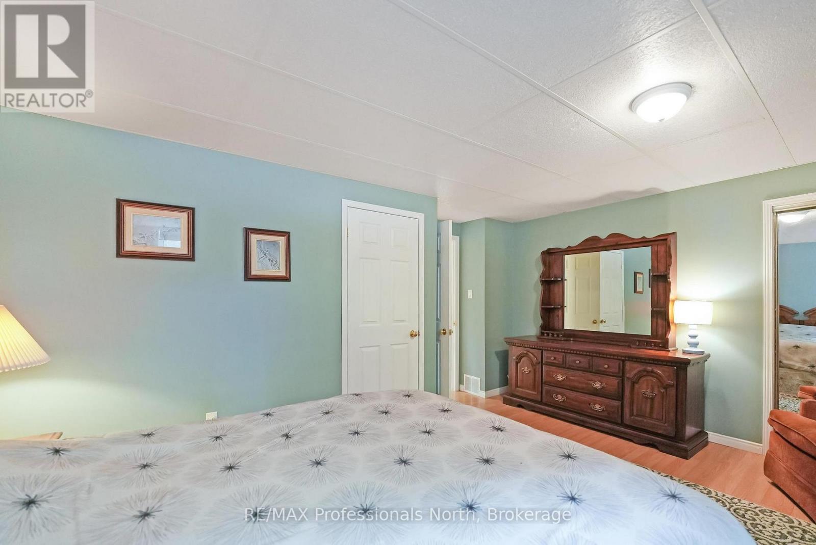 1093 Comak Crescent, Algonquin Highlands, Ontario  K0M 1S0 - Photo 37 - X12883576