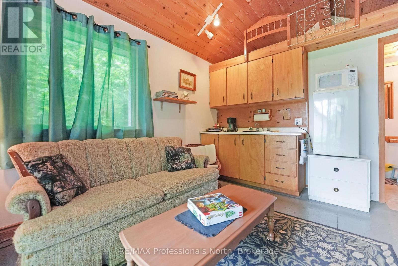 1093 Comak Crescent, Algonquin Highlands, Ontario  K0M 1S0 - Photo 45 - X12883576