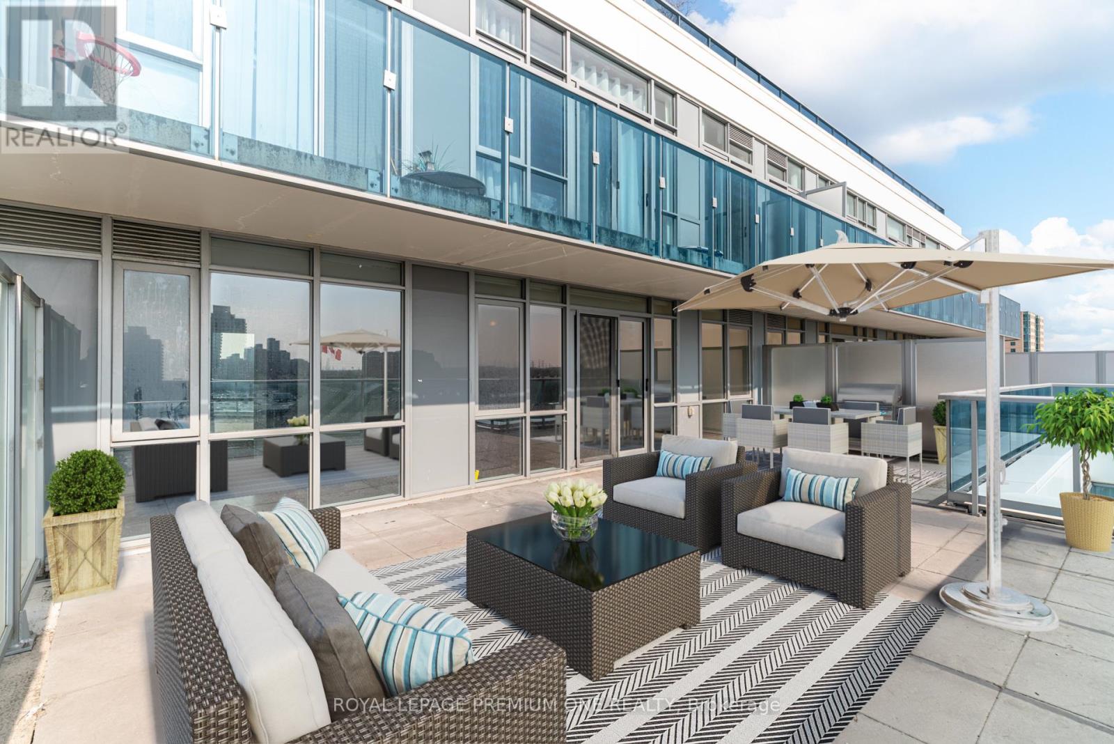 646 - 9471 Yonge Street, Richmond Hill, Ontario  L4C 0Z5 - Photo 4 - N12875598