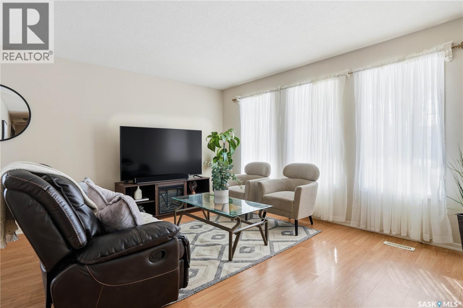 6114 1st Avenue N, Regina, Saskatchewan  S4T 6Z7 - Photo 3 - SK030416