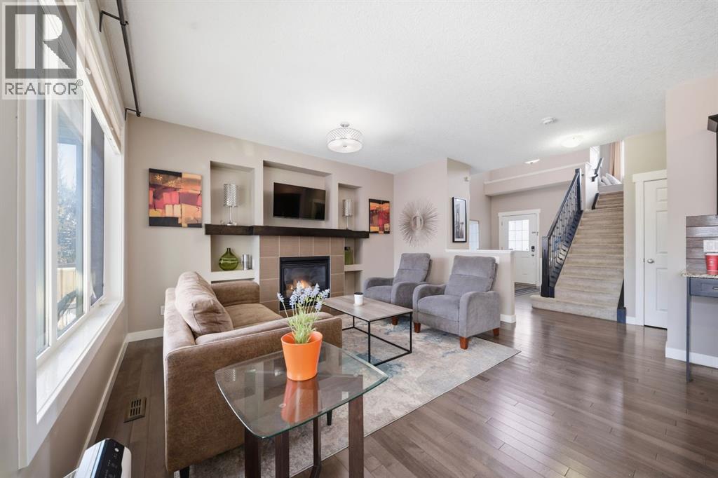 639 Copperpond Circle Se, Calgary, Alberta  T2Z 4M2 - Photo 4 - A2287743