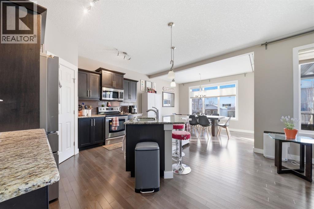 639 Copperpond Circle Se, Calgary, Alberta  T2Z 4M2 - Photo 9 - A2287743