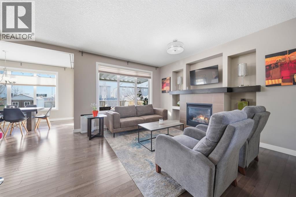 639 Copperpond Circle Se, Calgary, Alberta  T2Z 4M2 - Photo 3 - A2287743