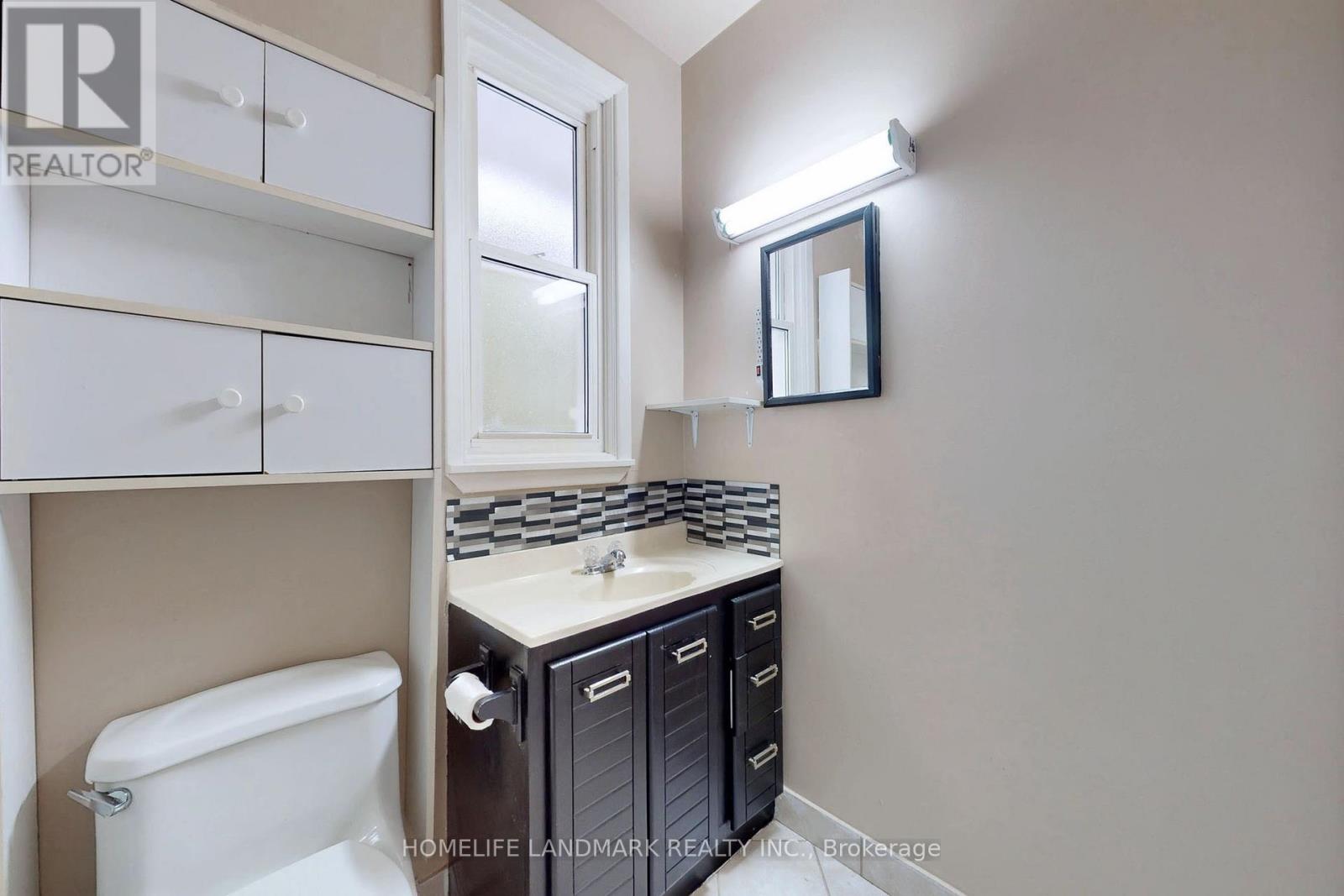 135 Ringwood Road, Oakville, Ontario  L6H 1K3 - Photo 28 - W12881068