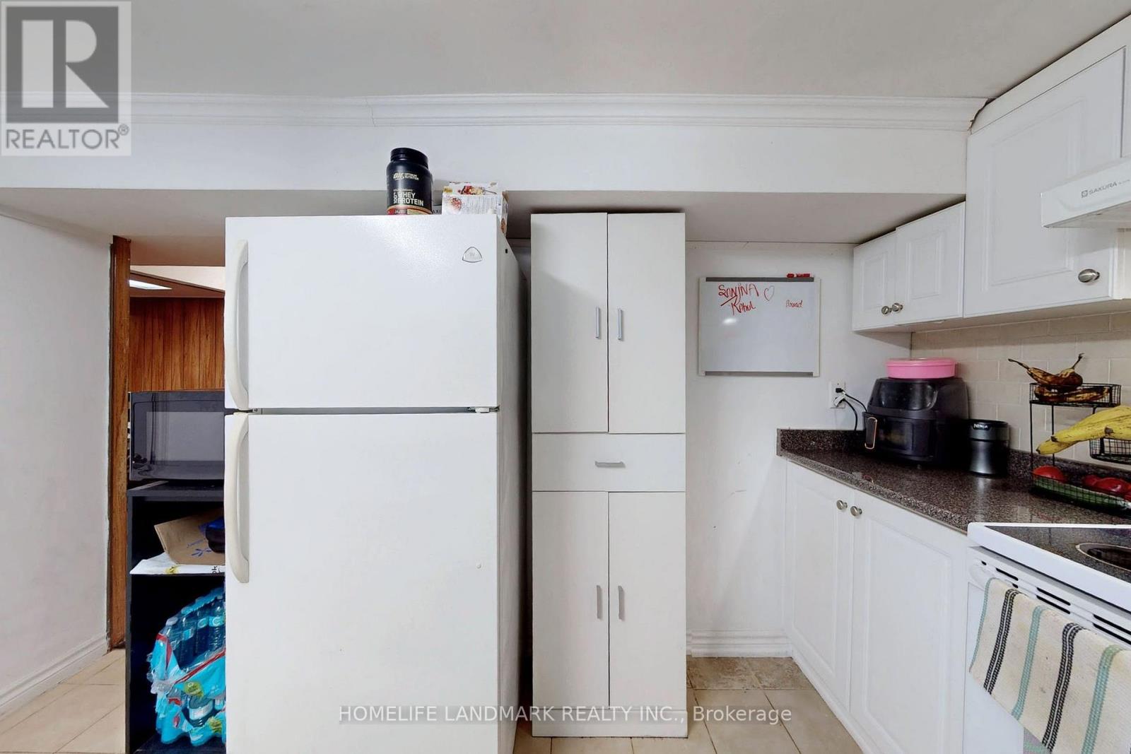 135 Ringwood Road, Oakville, Ontario  L6H 1K3 - Photo 32 - W12881068