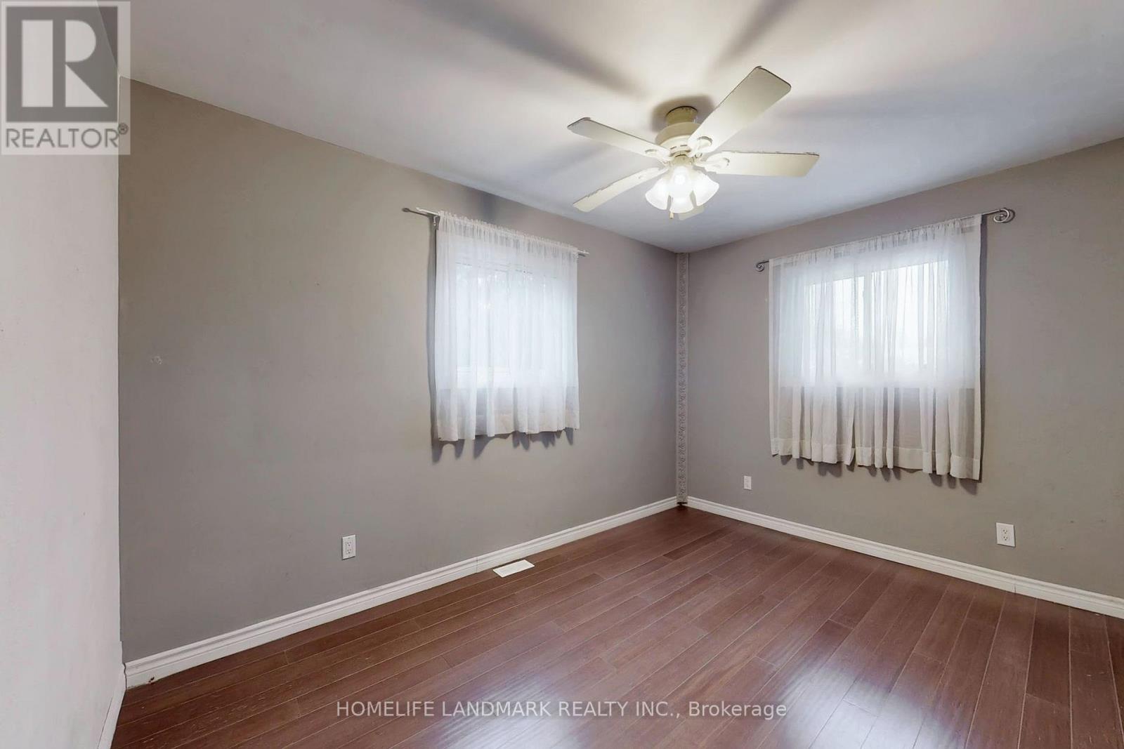 135 Ringwood Road, Oakville, Ontario  L6H 1K3 - Photo 20 - W12881068