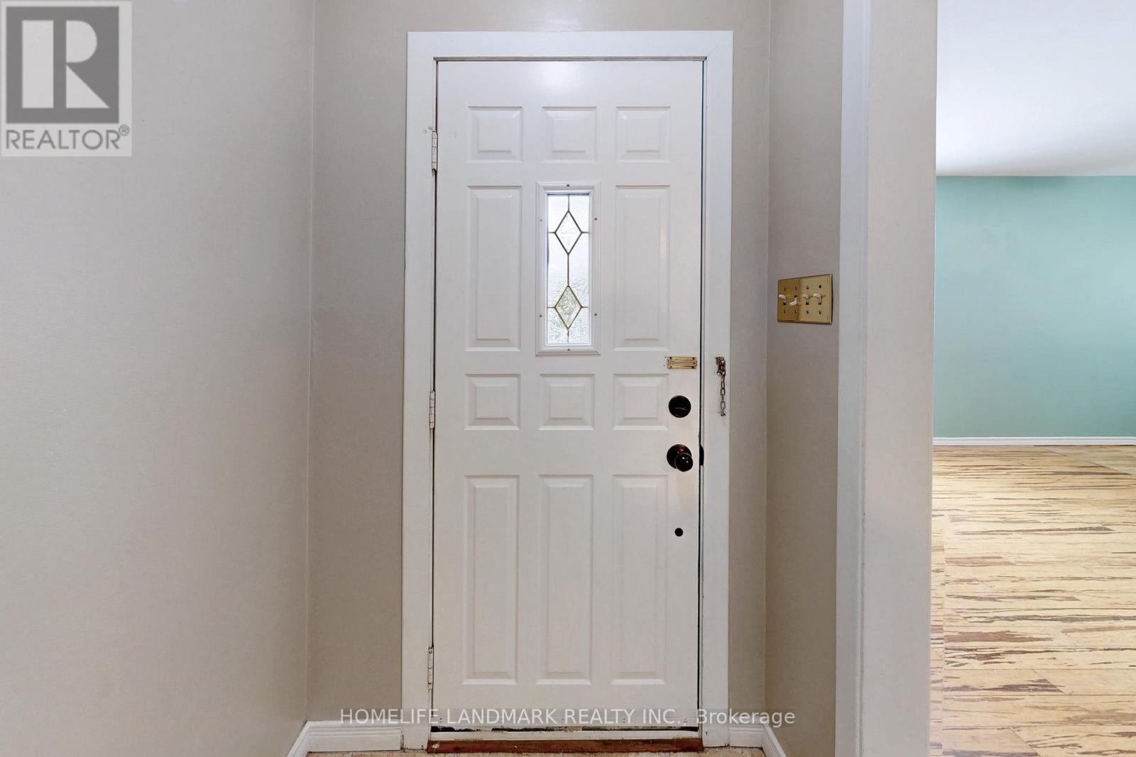 135 Ringwood Road, Oakville, Ontario  L6H 1K3 - Photo 29 - W12881068