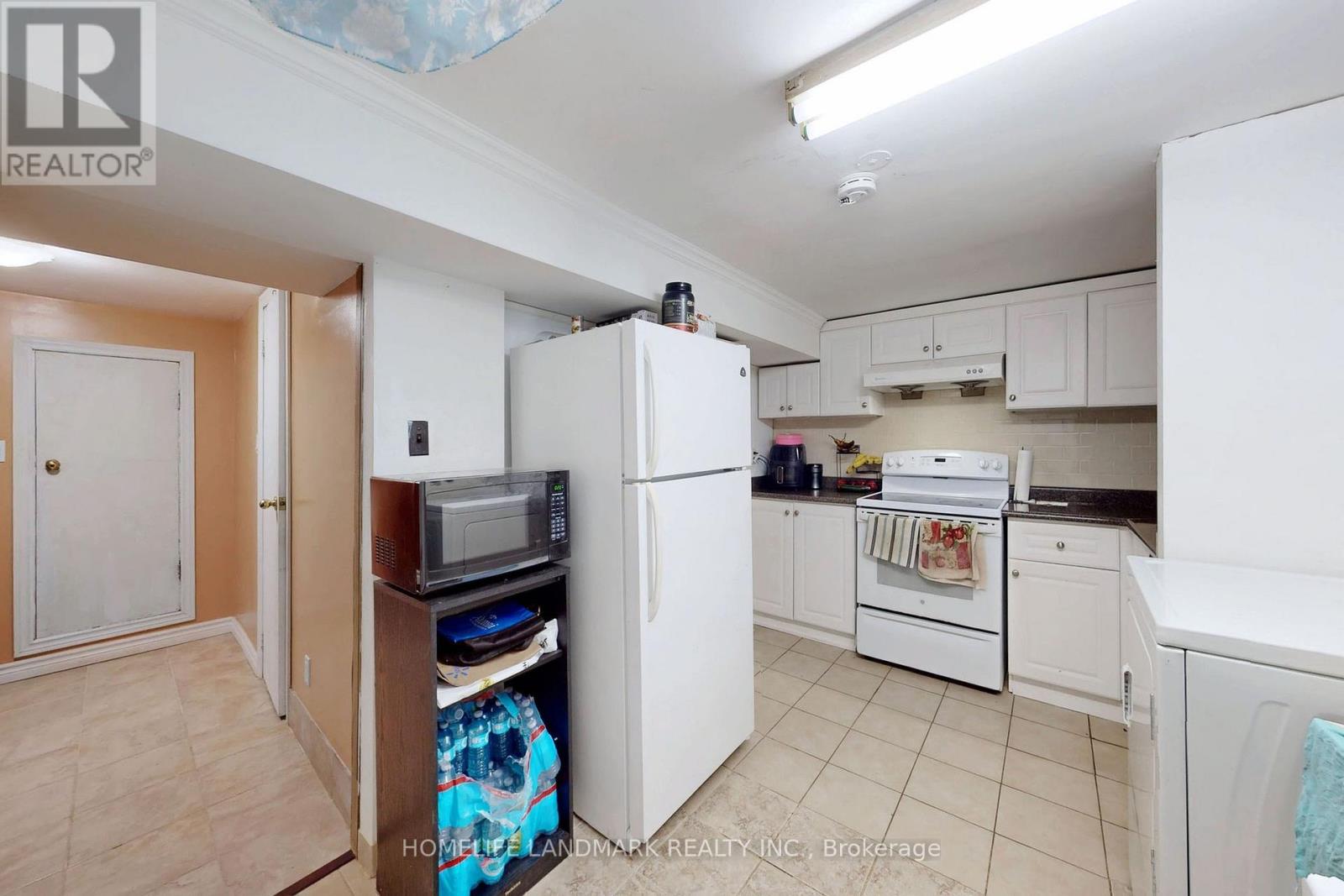 135 Ringwood Road, Oakville, Ontario  L6H 1K3 - Photo 31 - W12881068