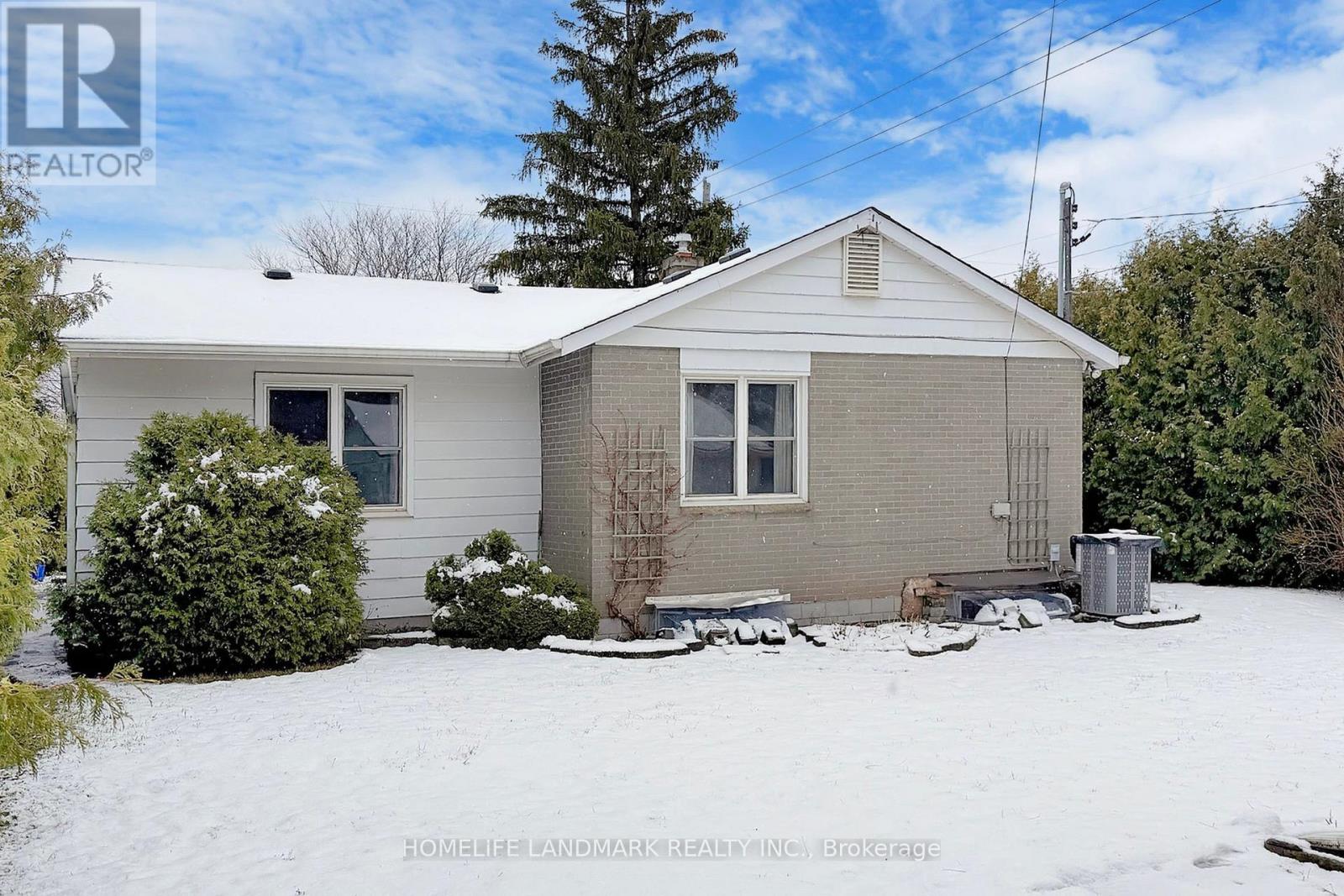 135 Ringwood Road, Oakville, Ontario  L6H 1K3 - Photo 46 - W12881068