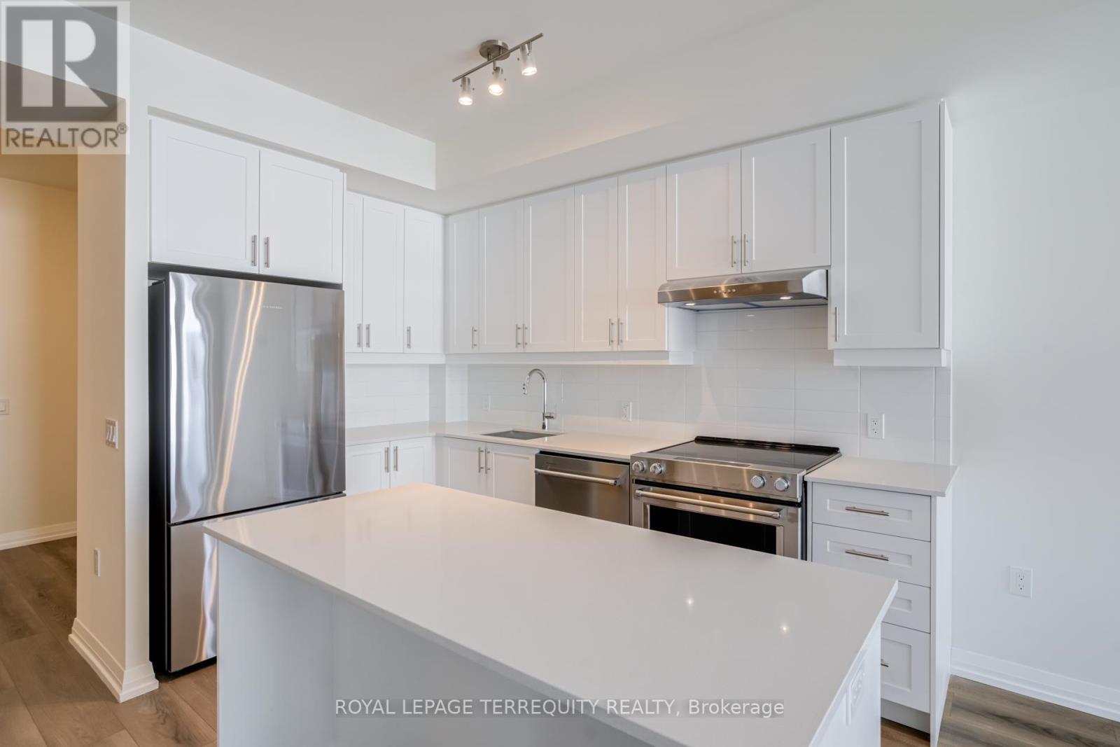 215 - 27 KORDA GATE, Vaughan, Ontario