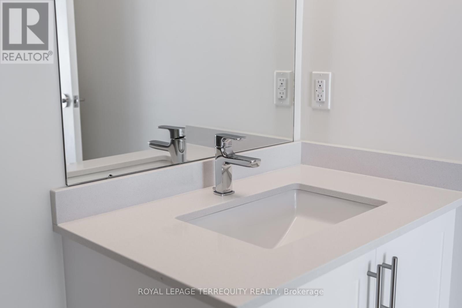 215 - 27 Korda Gate, Vaughan (Concord), Ontario  L4K 0P6 - Photo 21 - N12883562