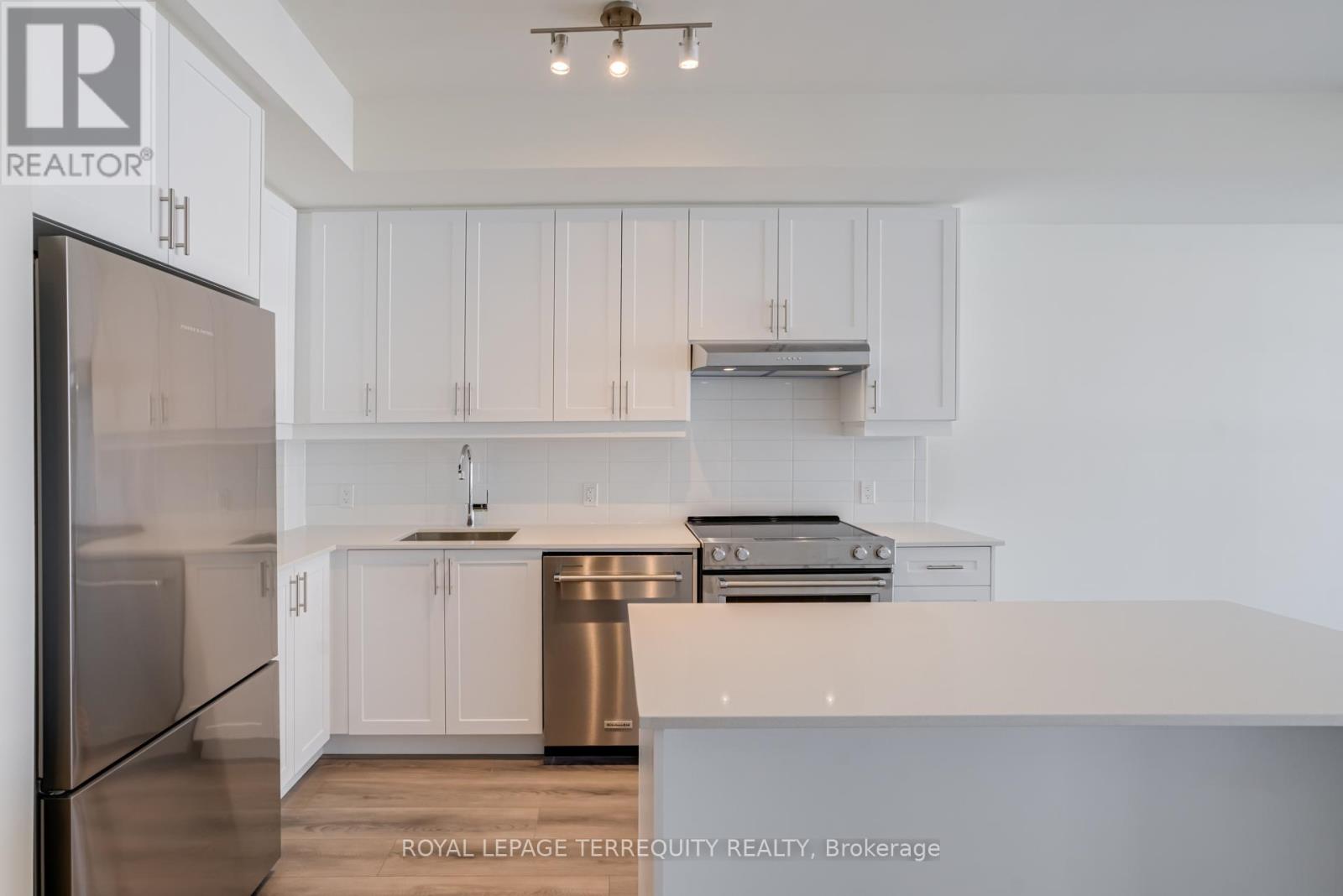 215 - 27 Korda Gate, Vaughan (Concord), Ontario  L4K 0P6 - Photo 5 - N12883562