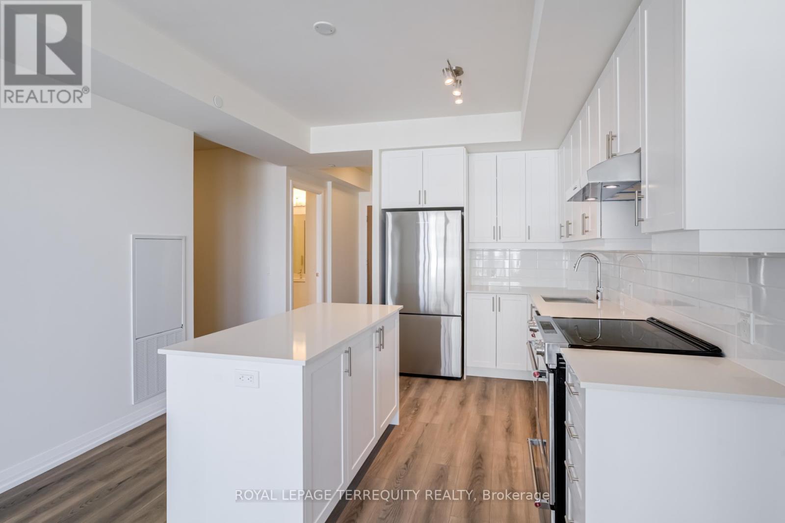 215 - 27 Korda Gate, Vaughan (Concord), Ontario  L4K 0P6 - Photo 8 - N12883562