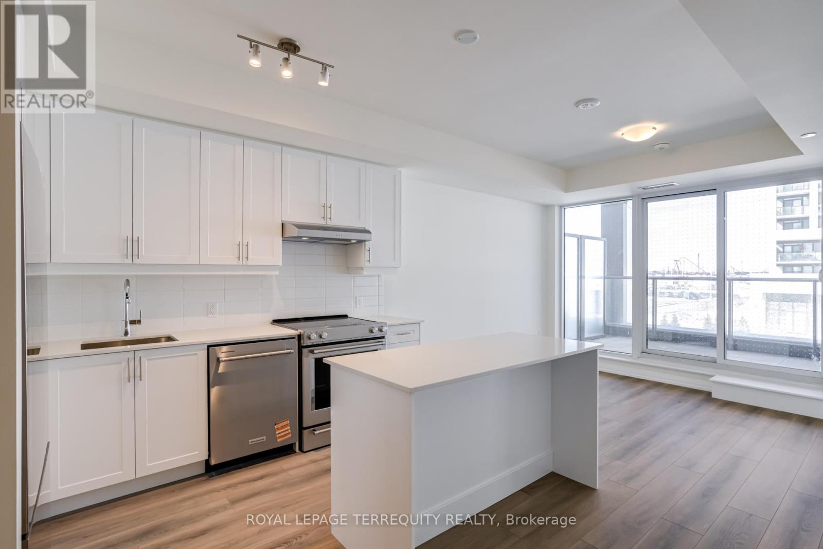 215 - 27 Korda Gate, Vaughan (Concord), Ontario  L4K 0P6 - Photo 9 - N12883562