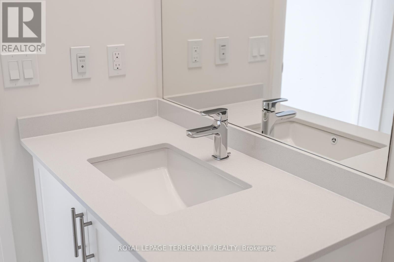 811 - 27 Korda Gate, Vaughan (Concord), Ontario  L4K 0P6 - Photo 16 - N12883580